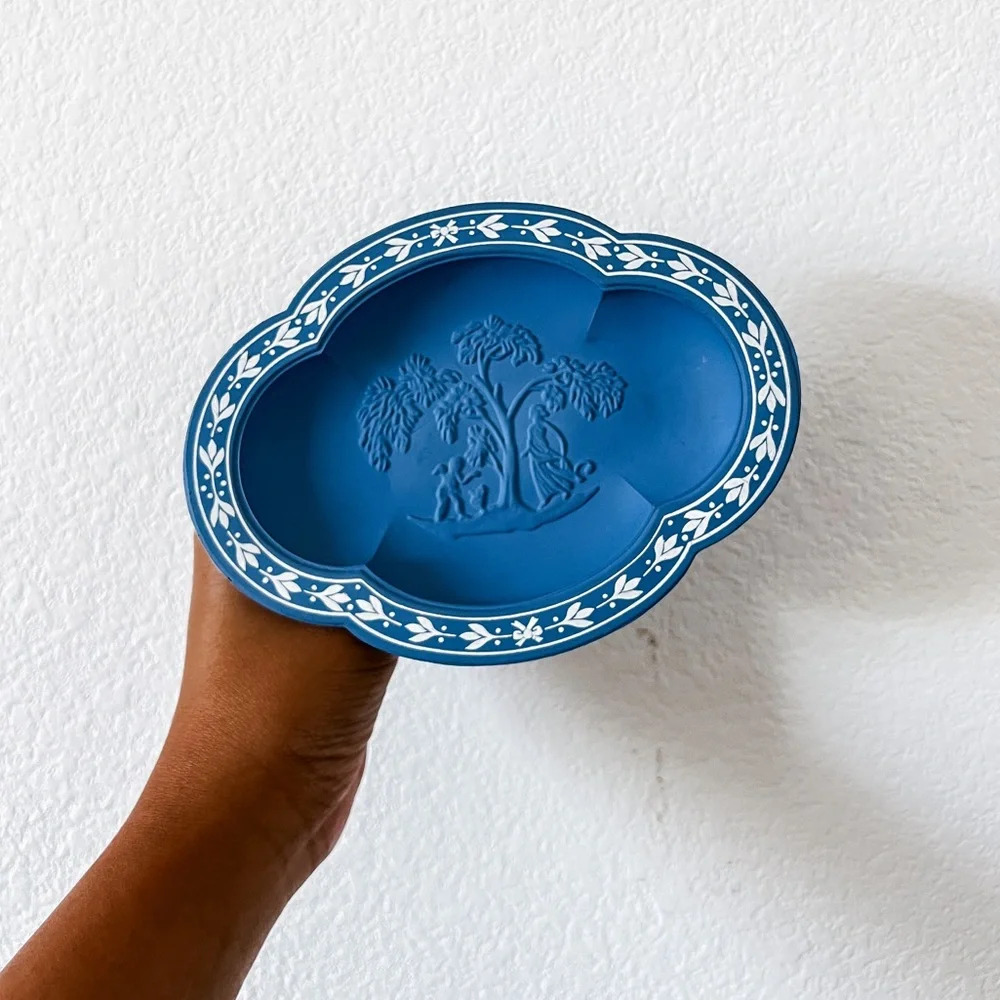 Vintage 70s Avon Avonshire Blue Soap Dish